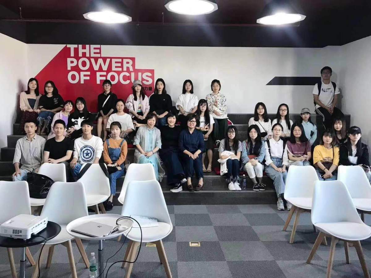 2汉语言文学 实践课程赴企业参观.jpg